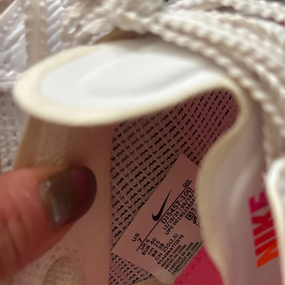 Nike ZoomX Vaporfly Next% 2 running shoes "Rawdacious” pink/white Mens 7 Wmn 8.5 - Picture 3 of 6